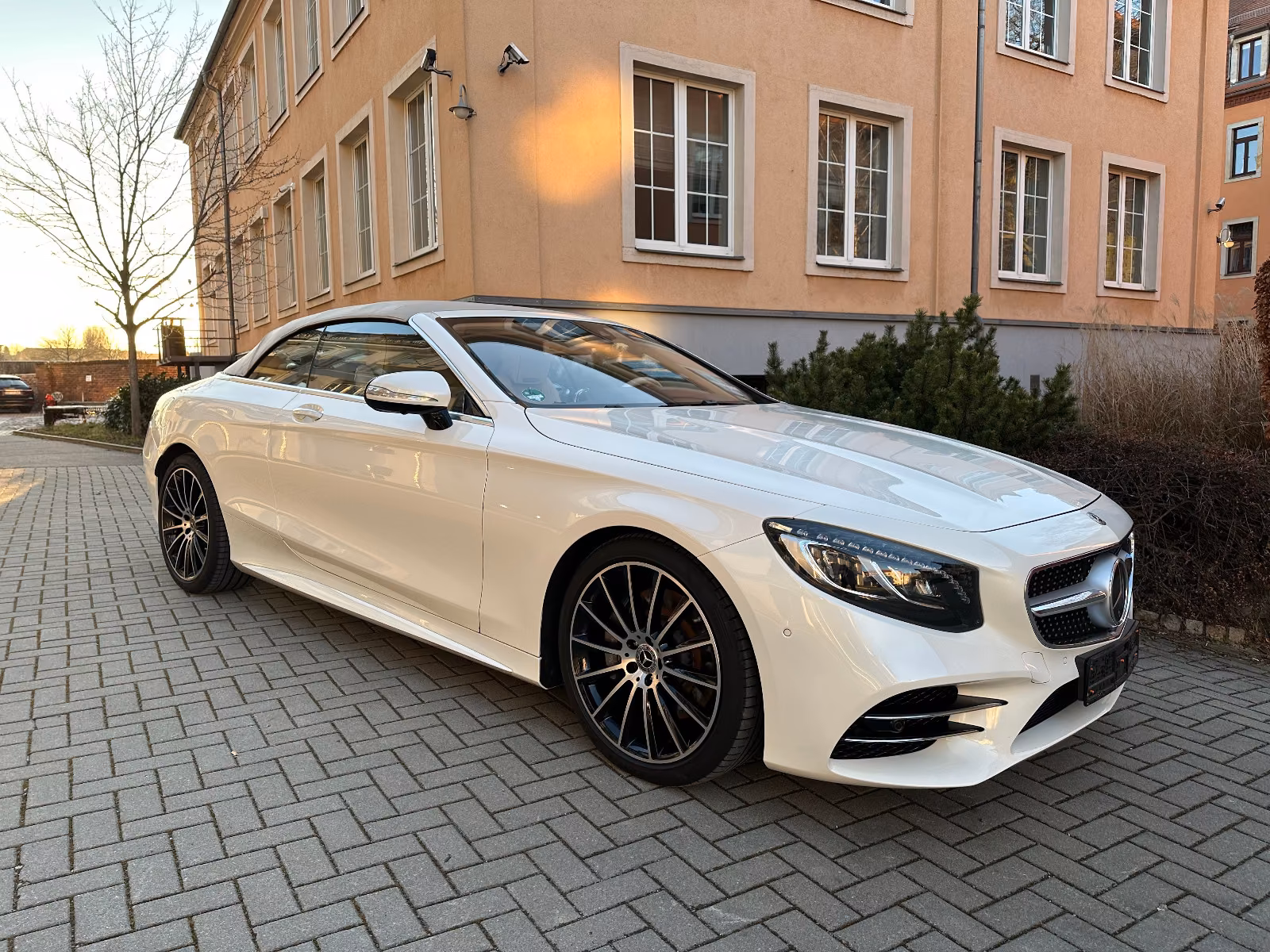 Mercedes-Benz S 560 Cabriolet - zdjęcie 11