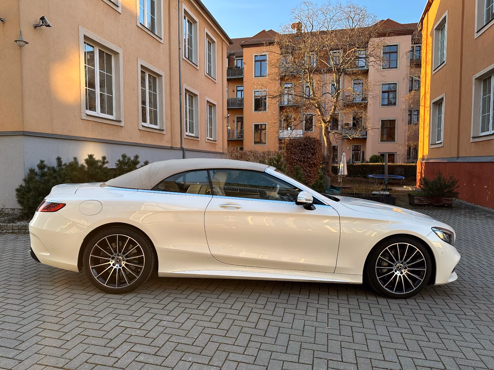 Mercedes-Benz S 560 Cabriolet - zdjęcie 12