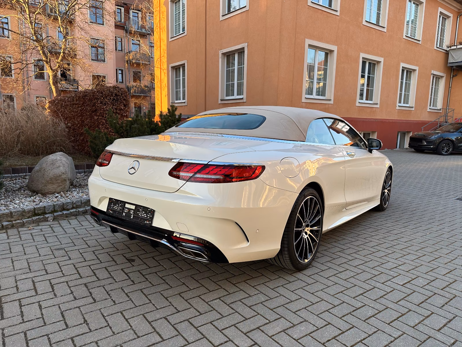 Mercedes-Benz S 560 Cabriolet - zdjęcie 13