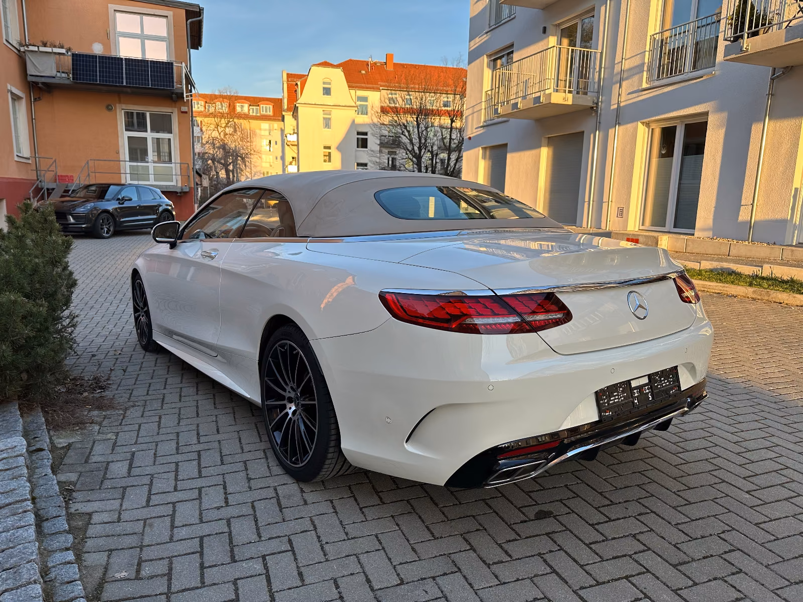 Mercedes-Benz S 560 Cabriolet - zdjęcie 15