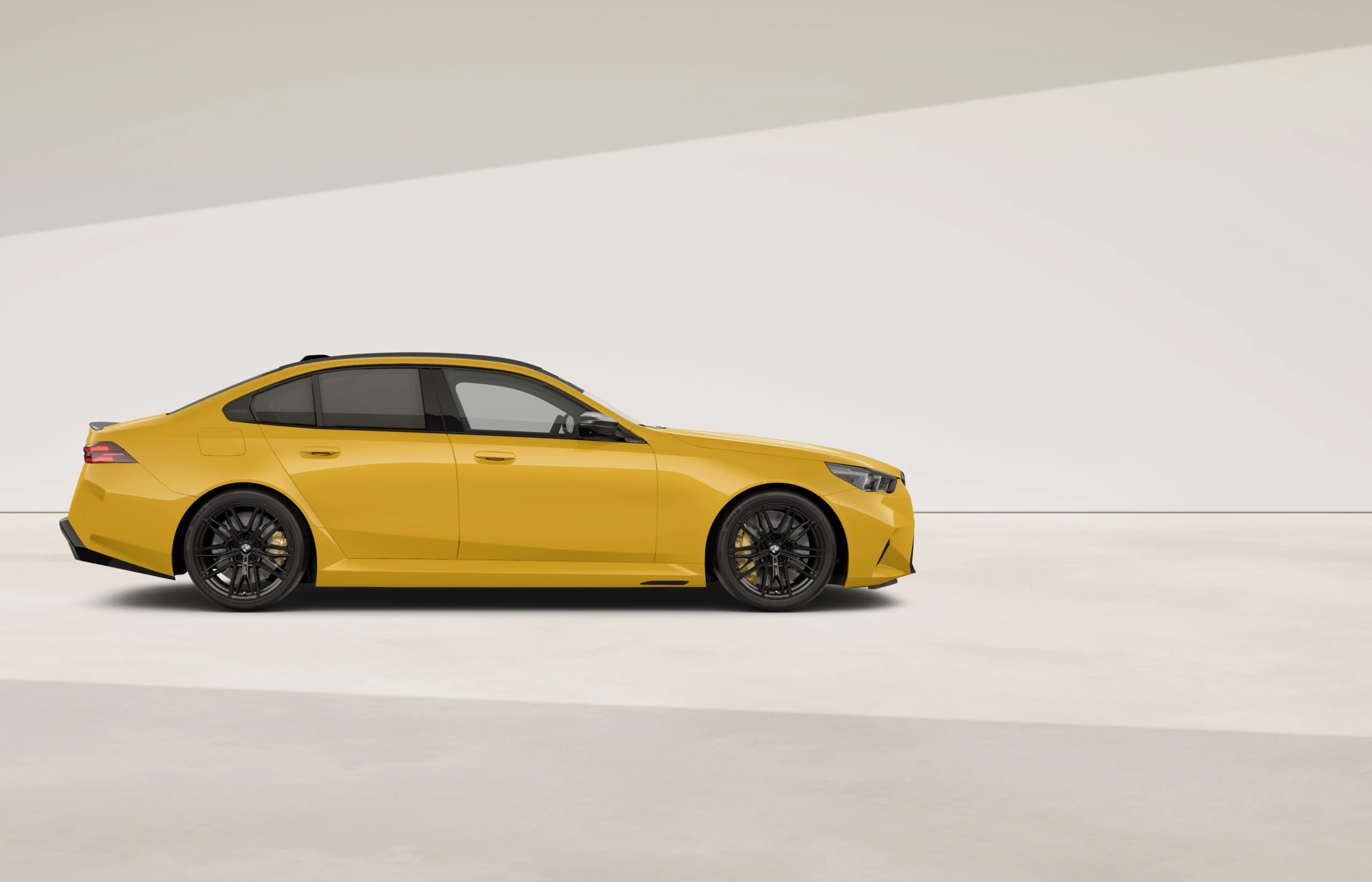 BMW 5 M Sedan - zdjęcie 4