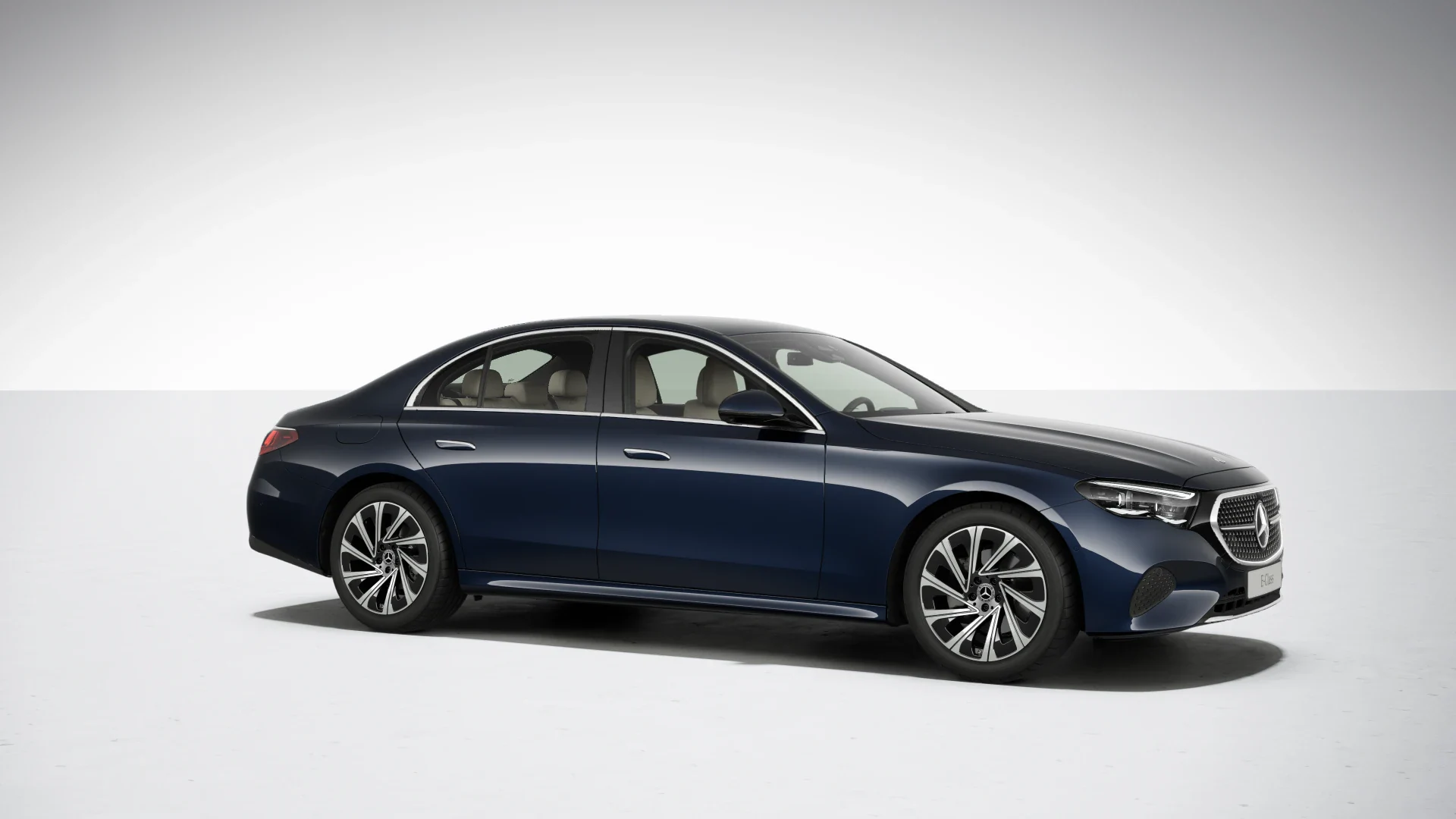 Mercedes-Benz E 220 d 4MATIC Sedan - zdjęcie 2