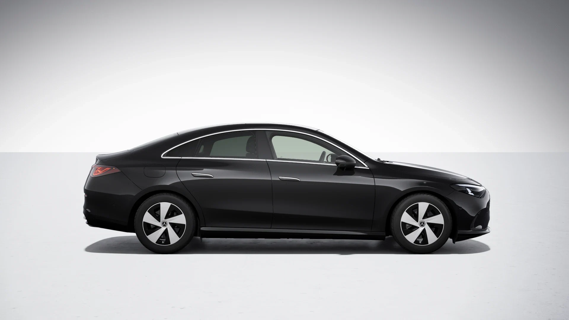 Mercedes-Benz CLA 250+ z technologią EQ - zdjęcie 4