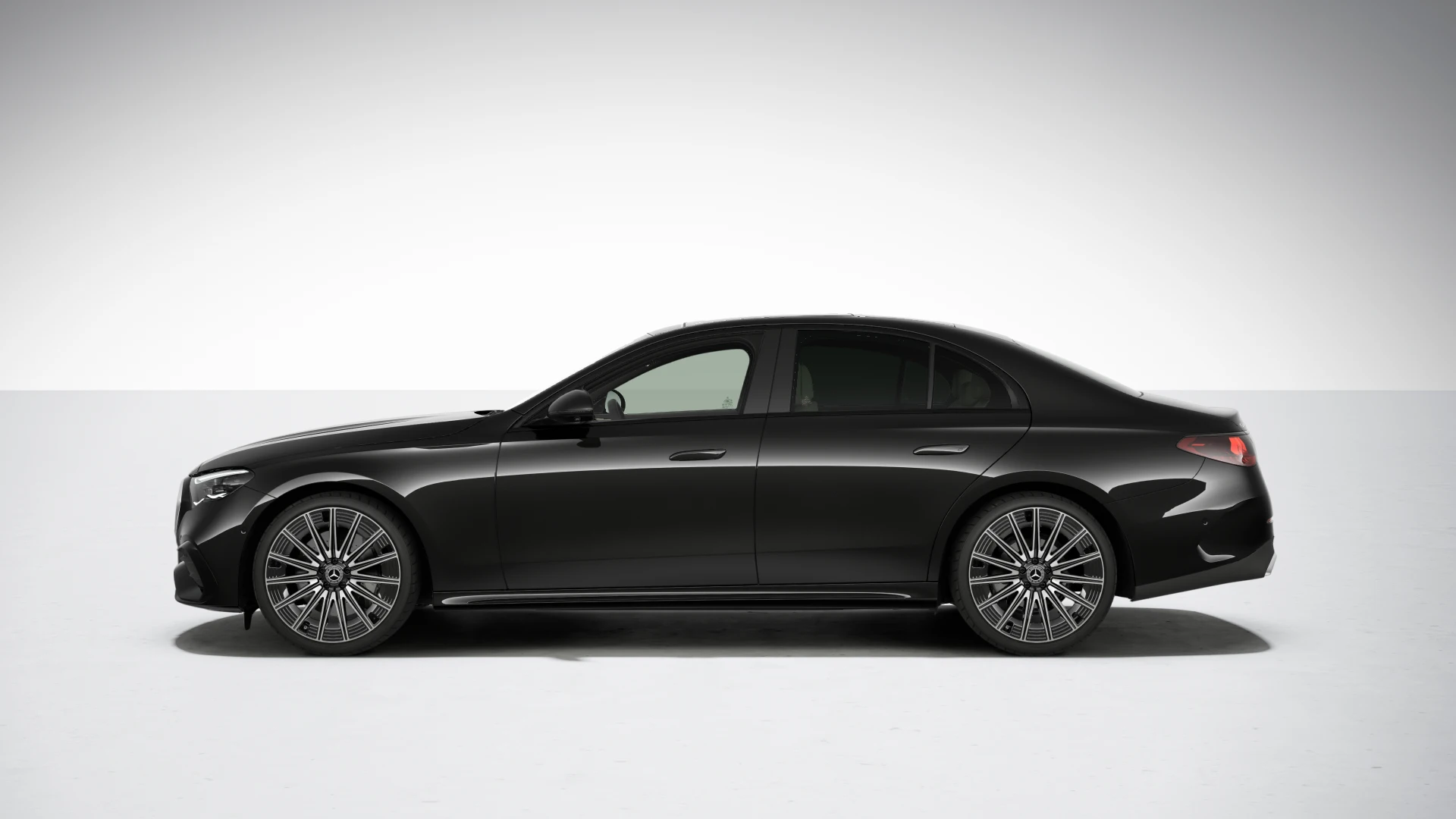 Mercedes-Benz E 220 d 4MATIC Sedan - zdjęcie 12