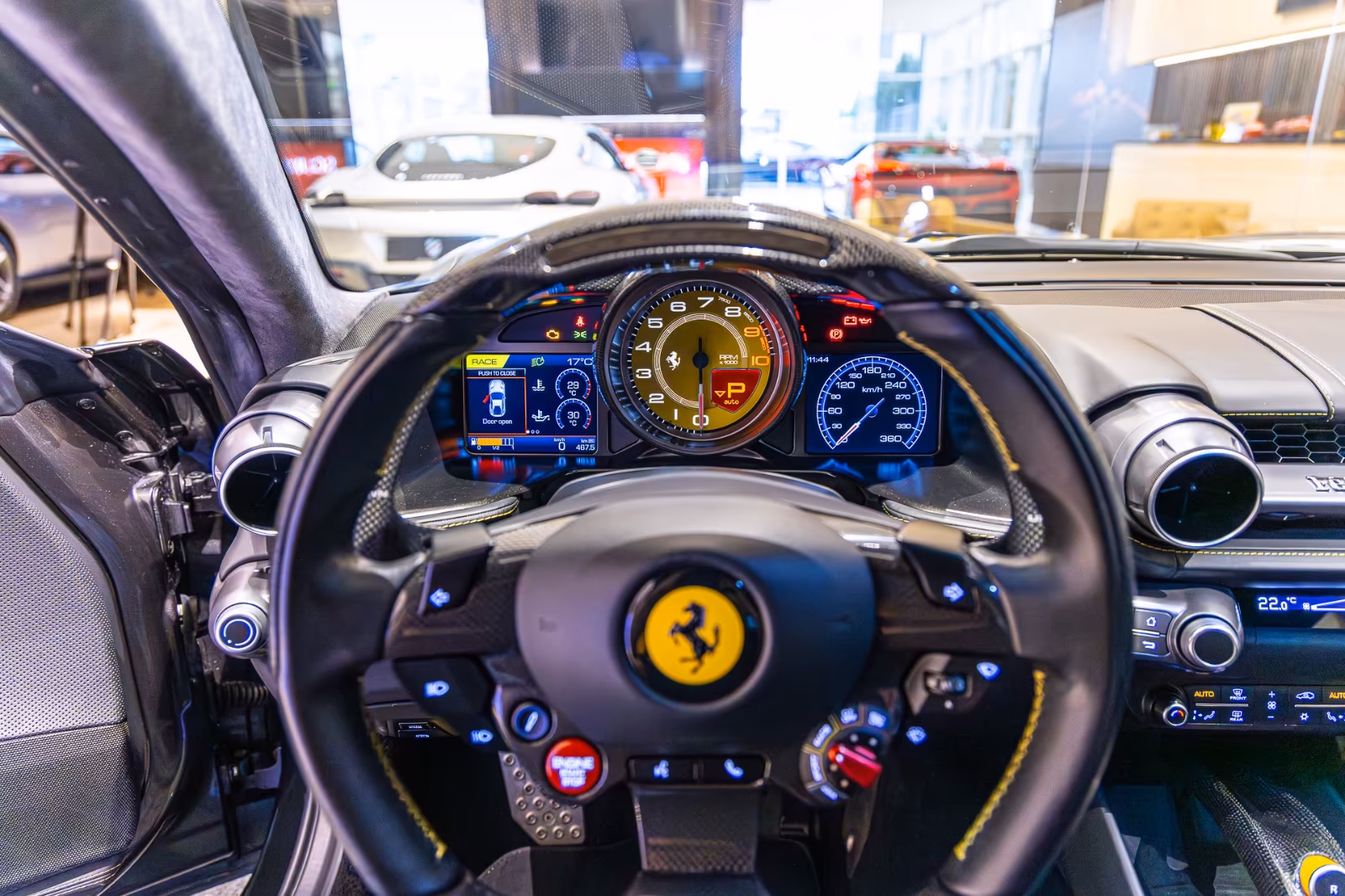 Ferrari 812 Superfast - zdjęcie 4