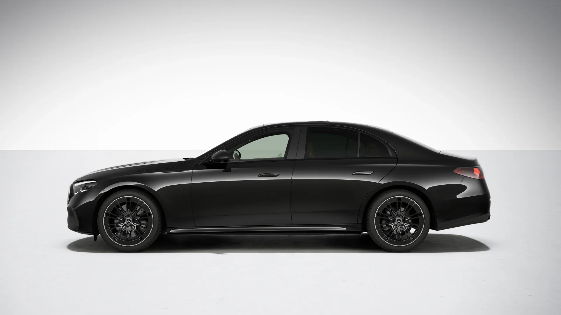 Mercedes-Benz E 220 d 4MATIC Sedan - zdjęcie 8
