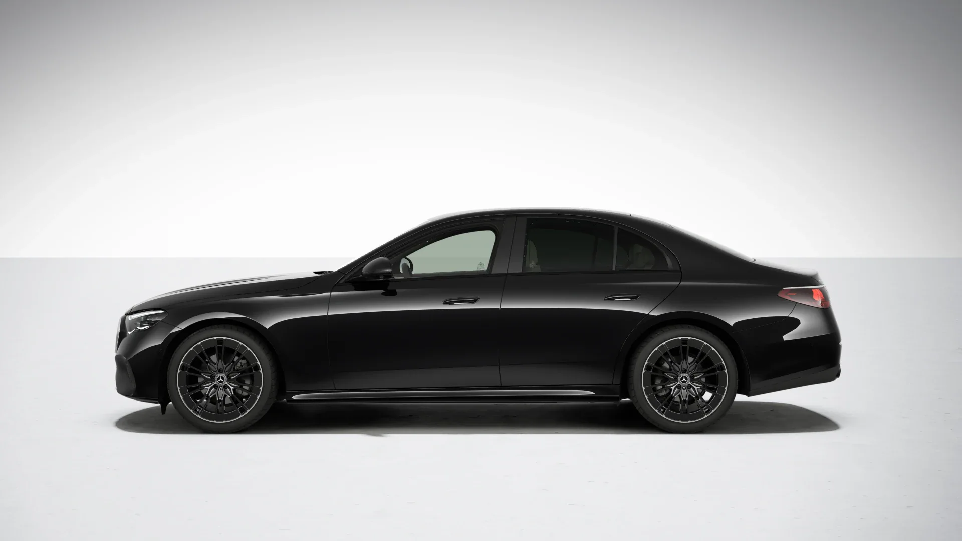 Mercedes-Benz E 220 d 4MATIC Sedan - zdjęcie 8