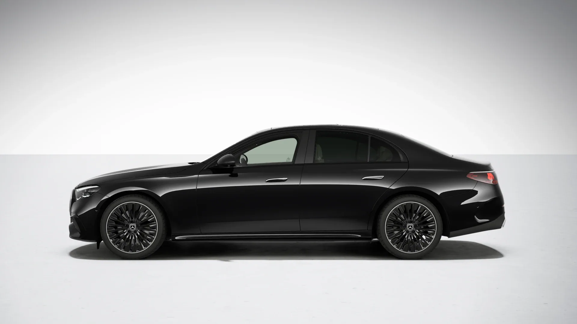 Mercedes-Benz E 220 d 4MATIC Sedan - zdjęcie 8